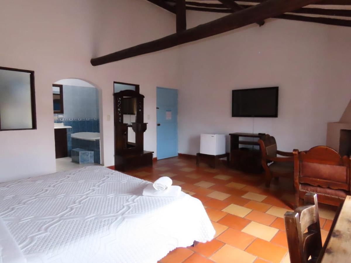 Aqua Vitae Hotel บียาเดเลย์บา ภายนอก รูปภาพ