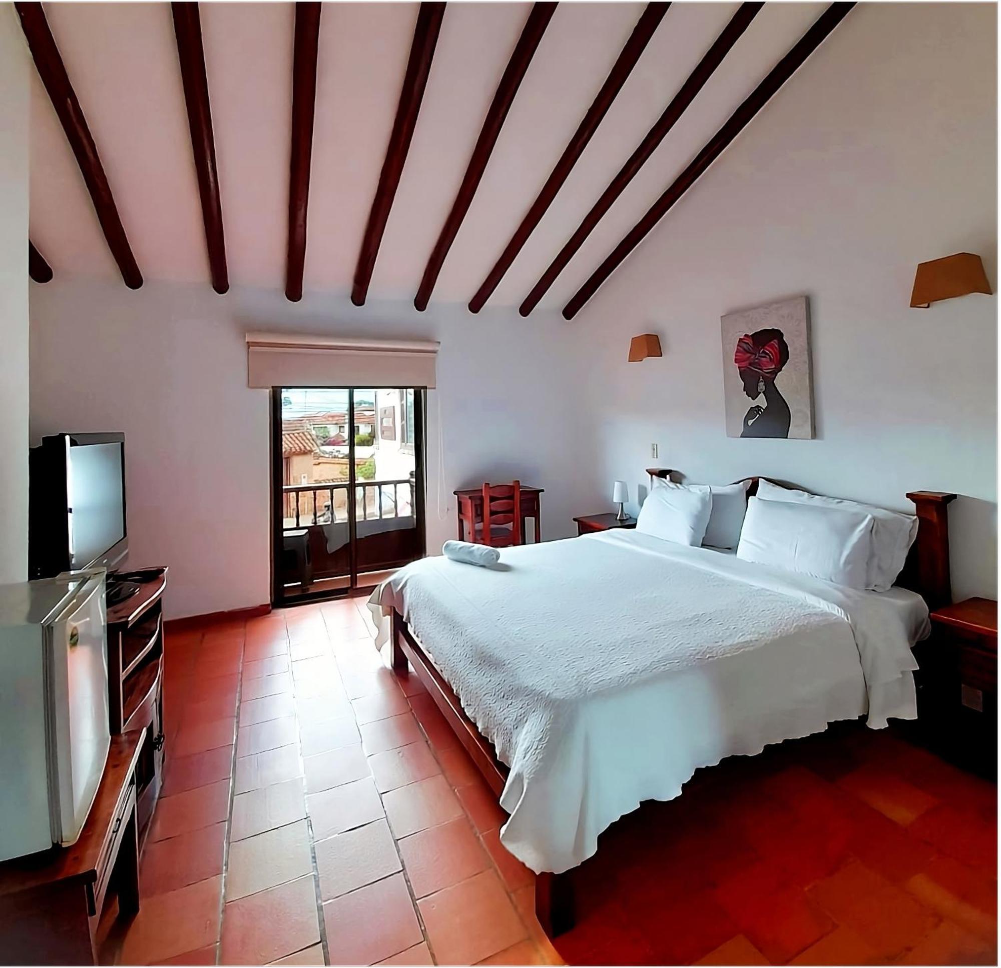 Aqua Vitae Hotel บียาเดเลย์บา ภายนอก รูปภาพ
